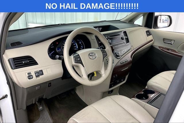 Used 2012 Toyota Sienna XLE w/ Entertainment Pkg FWD image 17