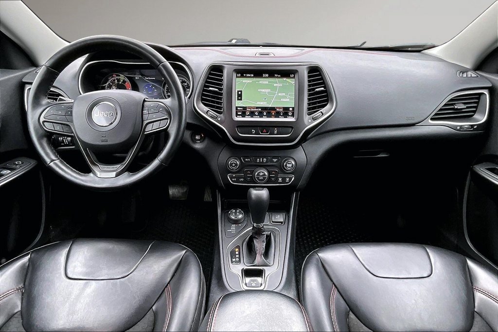 Used 2021 Jeep Cherokee Trailhawk w/ Sun, Sound & Nav Group AWD/4WD image 8