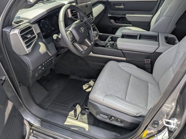 Used 2025 Toyota Tundra Limited AWD/4WD image 9