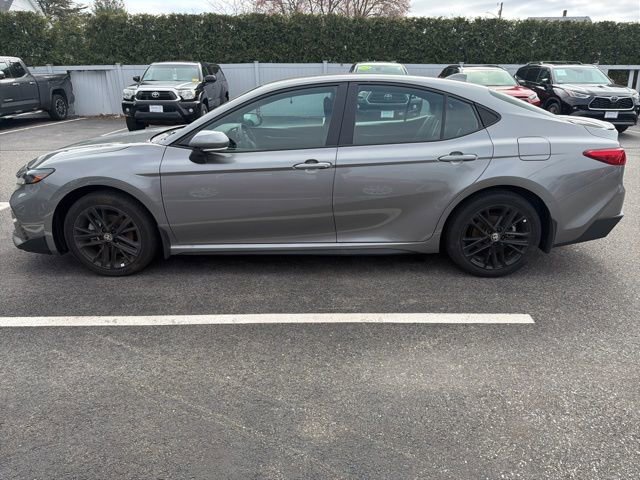 Used 2025 Toyota Camry SE w/ Convenience Package image 3