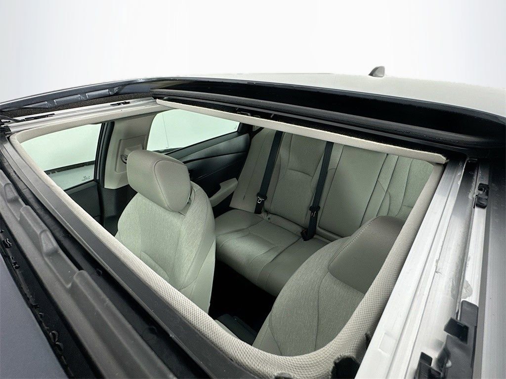 Certified 2025 Honda Accord SE image 30