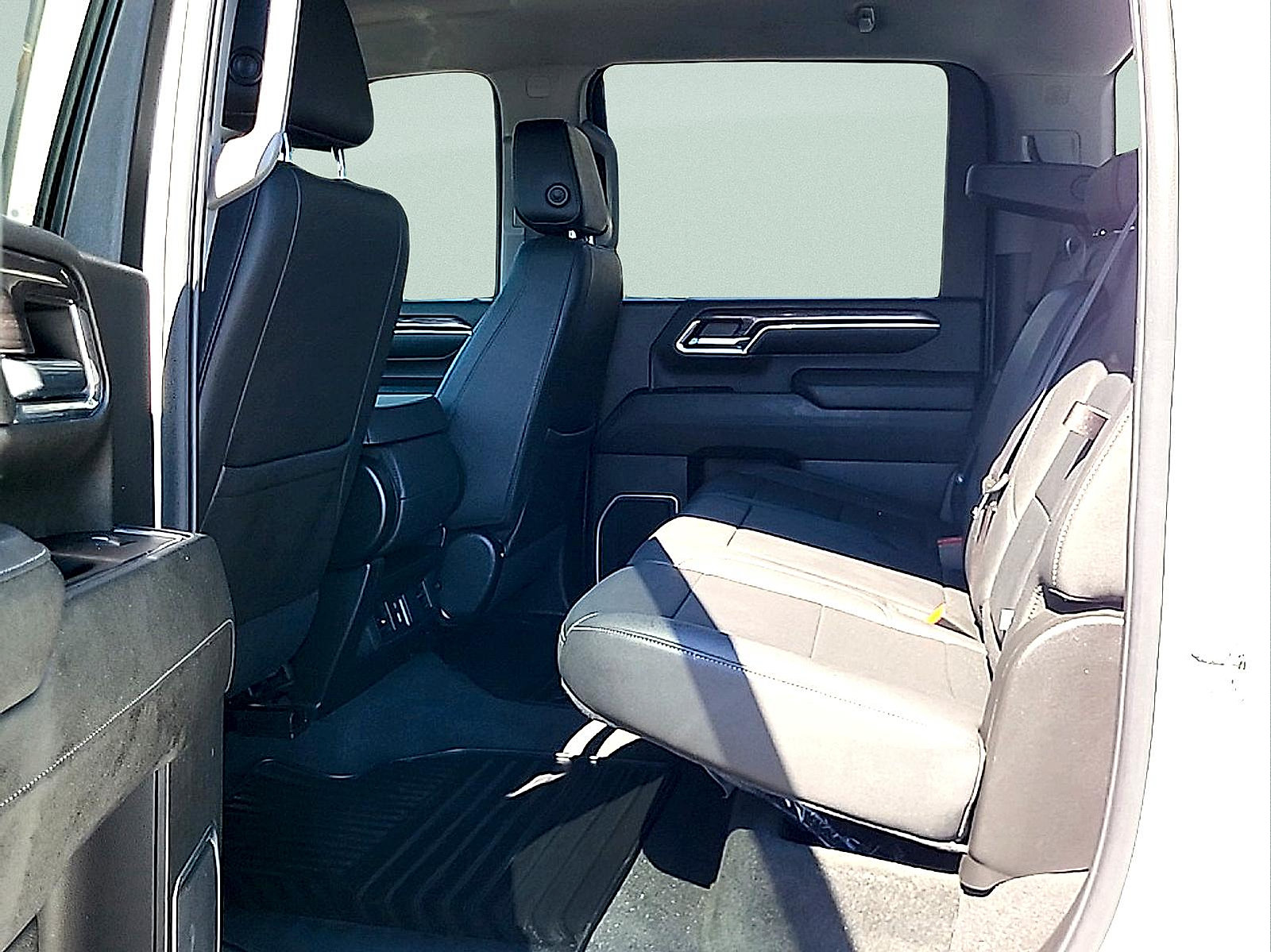 Used 2024 Chevrolet Silverado 2500 LTZ AWD/4WD image 12