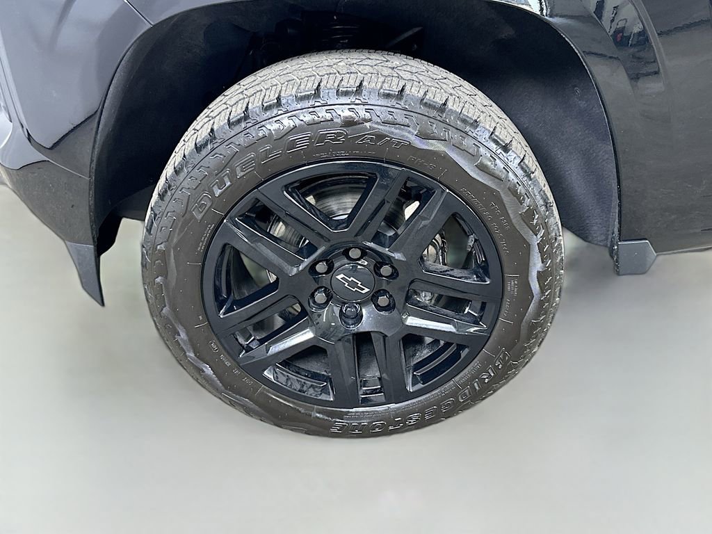 Used 2025 Chevrolet Colorado Z71 w/ Z71 Convenience Package 2 image 8