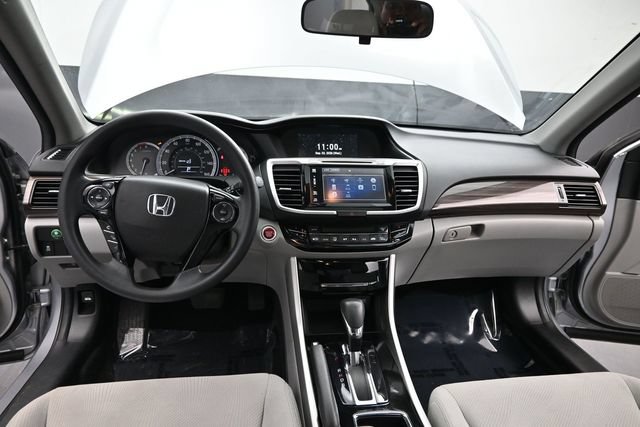 Used 2017 Honda Accord EX image 16