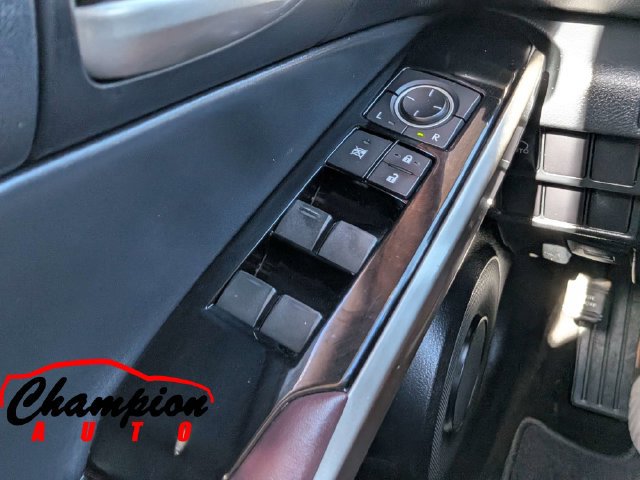 Used 2017 Lexus IS 200t RWD image 24