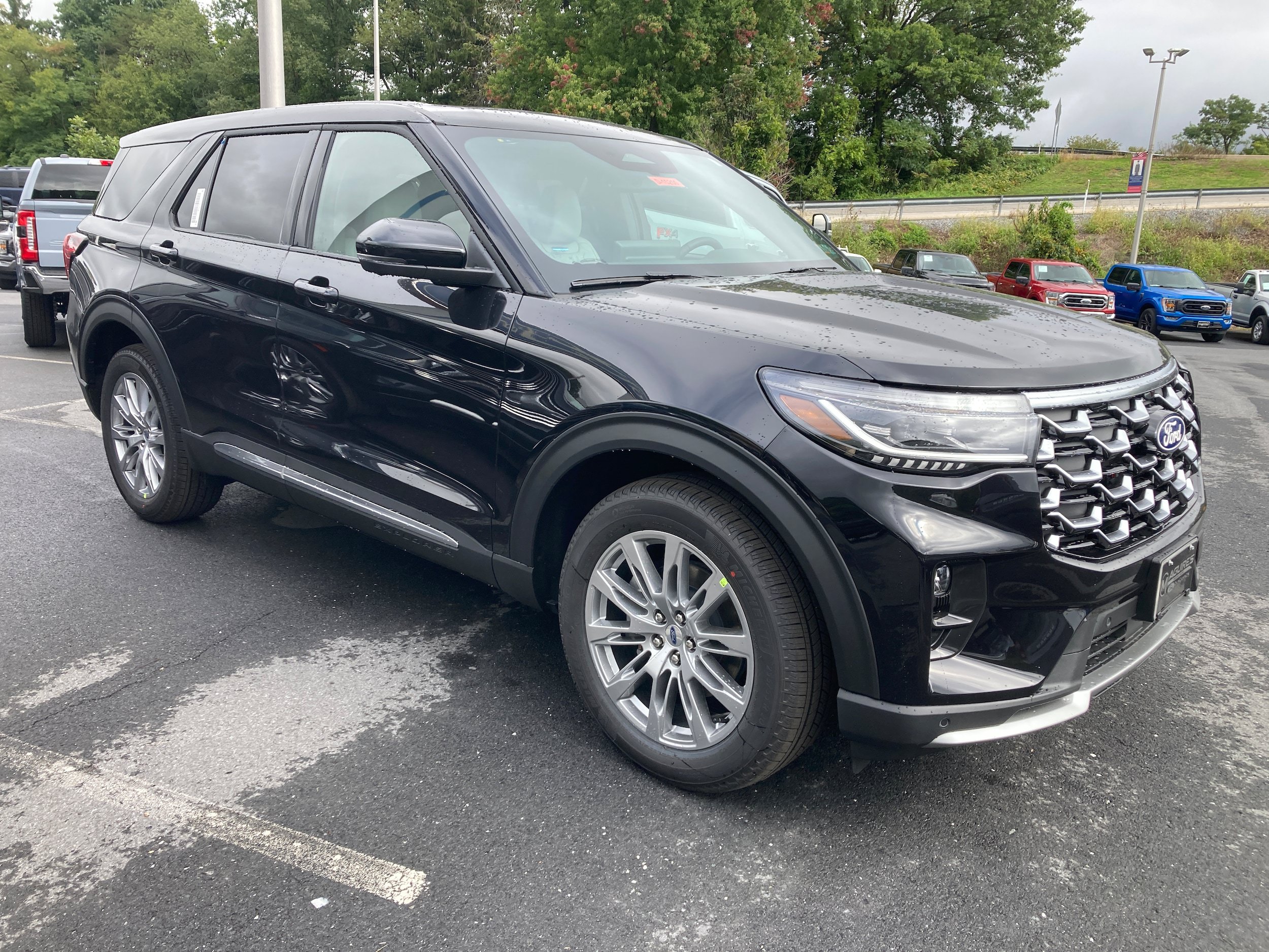 New 2027 Ford Explorer Platinum w/ LUX Leather Package AWD/4WD image 4