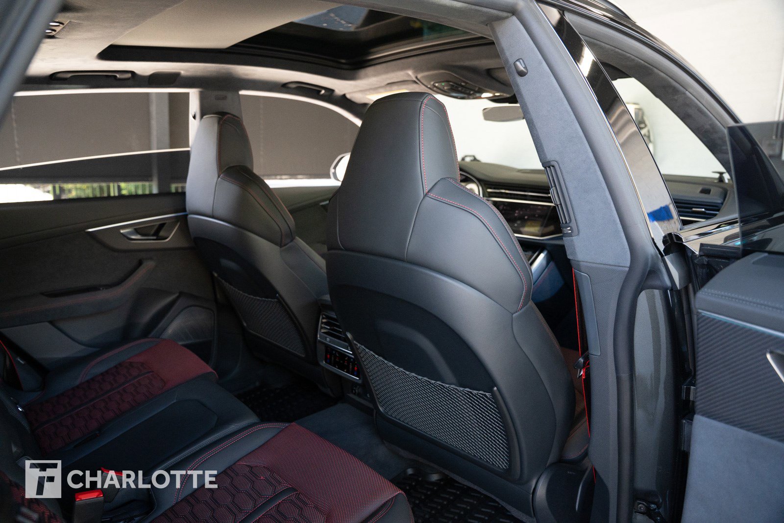 Used 2025 Audi RS Q8 performance image 30