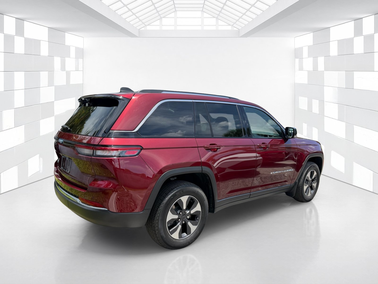 Used 2022 Jeep Grand Cherokee Limited 4xe AWD/4WD image 3