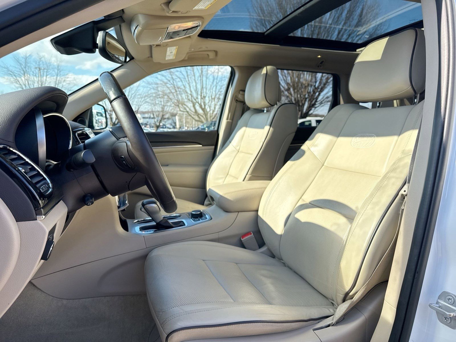 Used 2019 Jeep Grand Cherokee Overland image 13