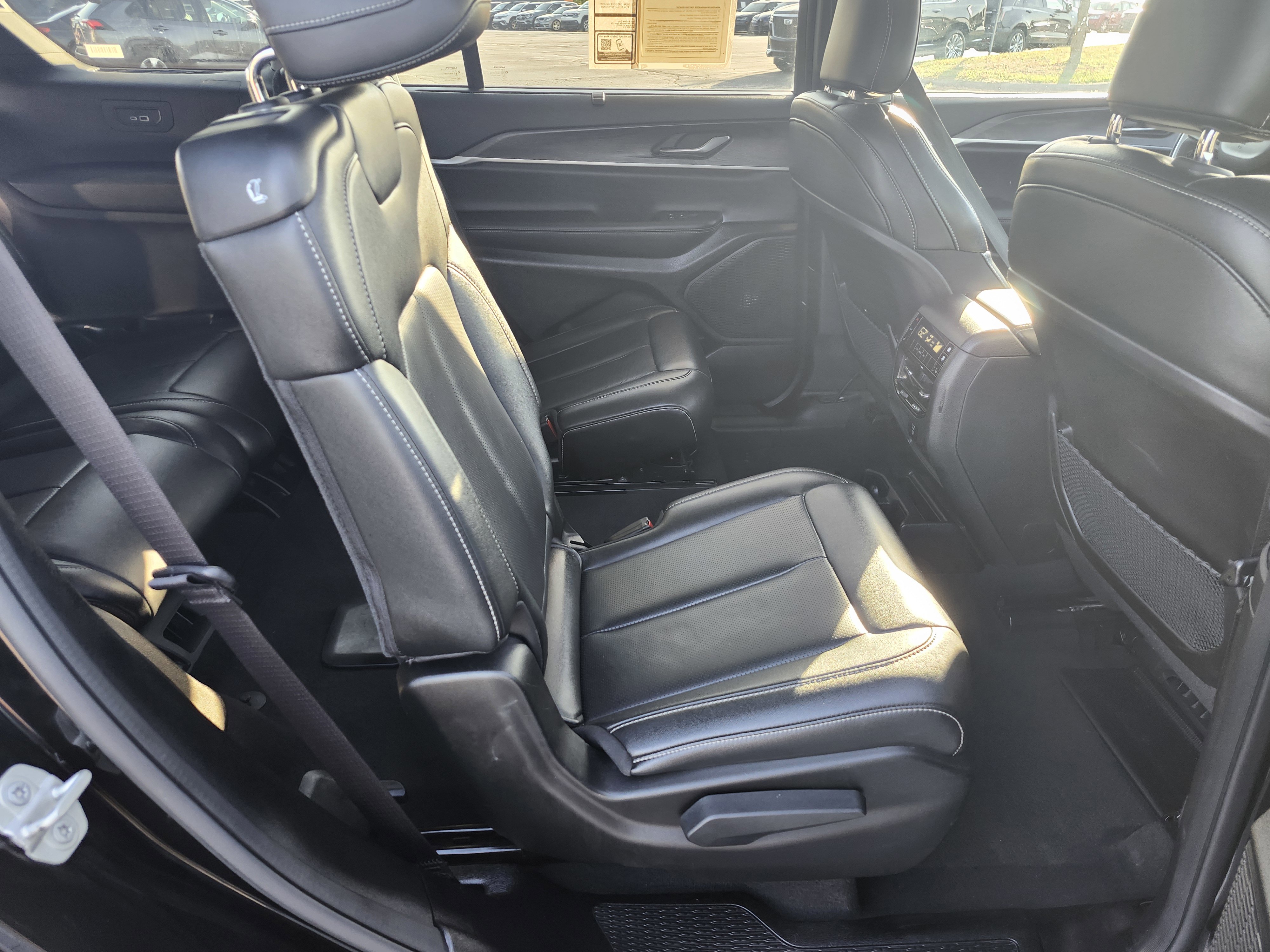 Used 2024 Jeep Grand Cherokee L Limited w/ Luxury Tech Group II image 12