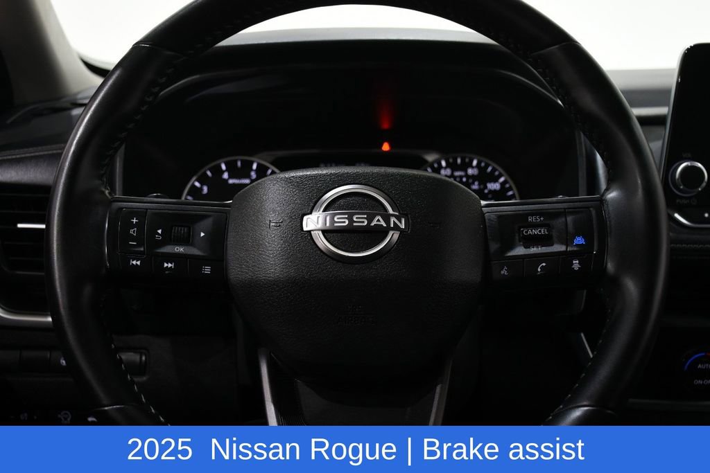Used 2025 Nissan Rogue SV AWD/4WD image 11