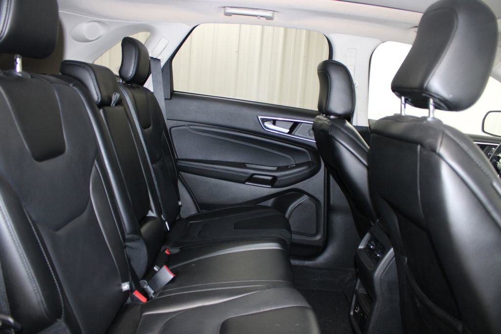 Used 2021 Ford Edge Titanium image 23