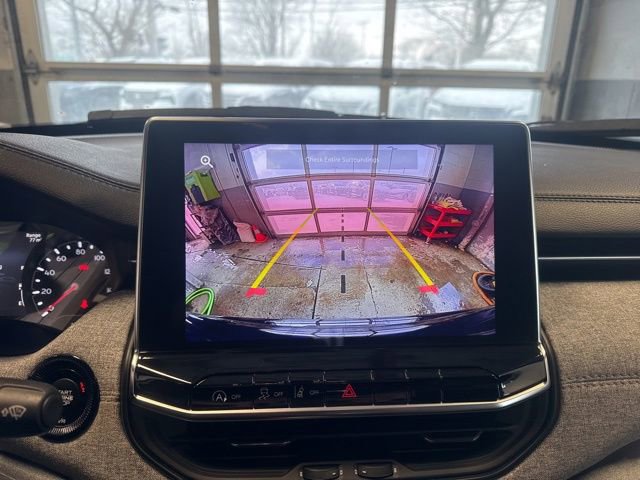 Used 2024 Jeep Compass Latitude image 15