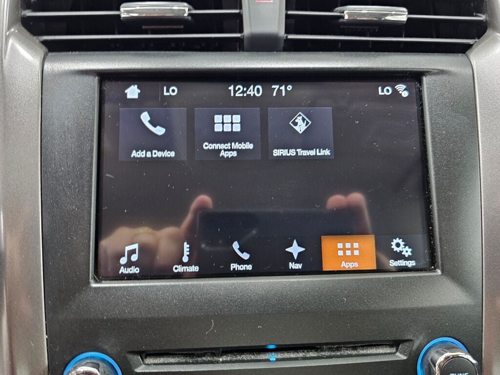 Used 2017 Ford Fusion SE w/ Fusion SE Technology Package FWD image 20