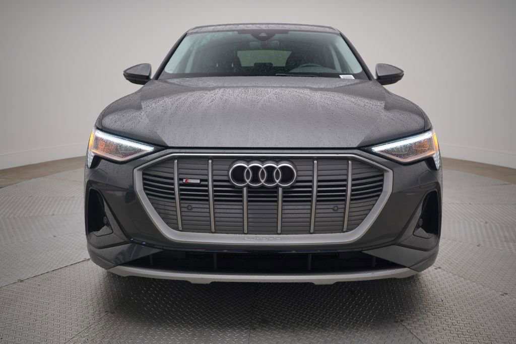 Used 2022 Audi e-tron Premium image 5