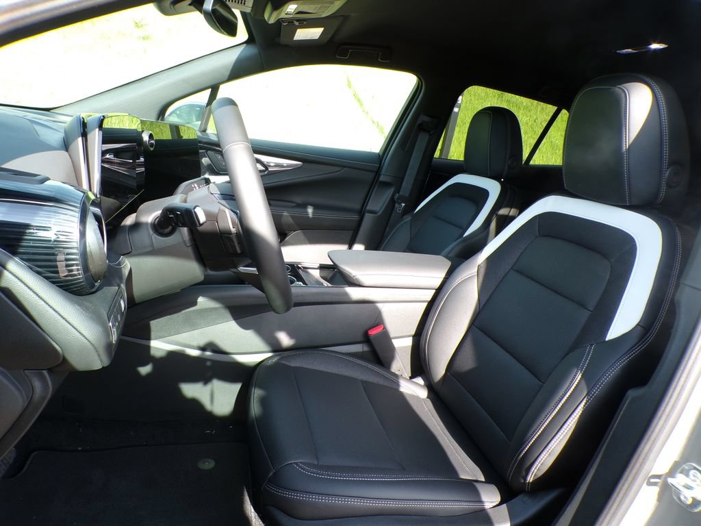 New 2026 Chevrolet Blazer EV LT AWD/4WD image 13