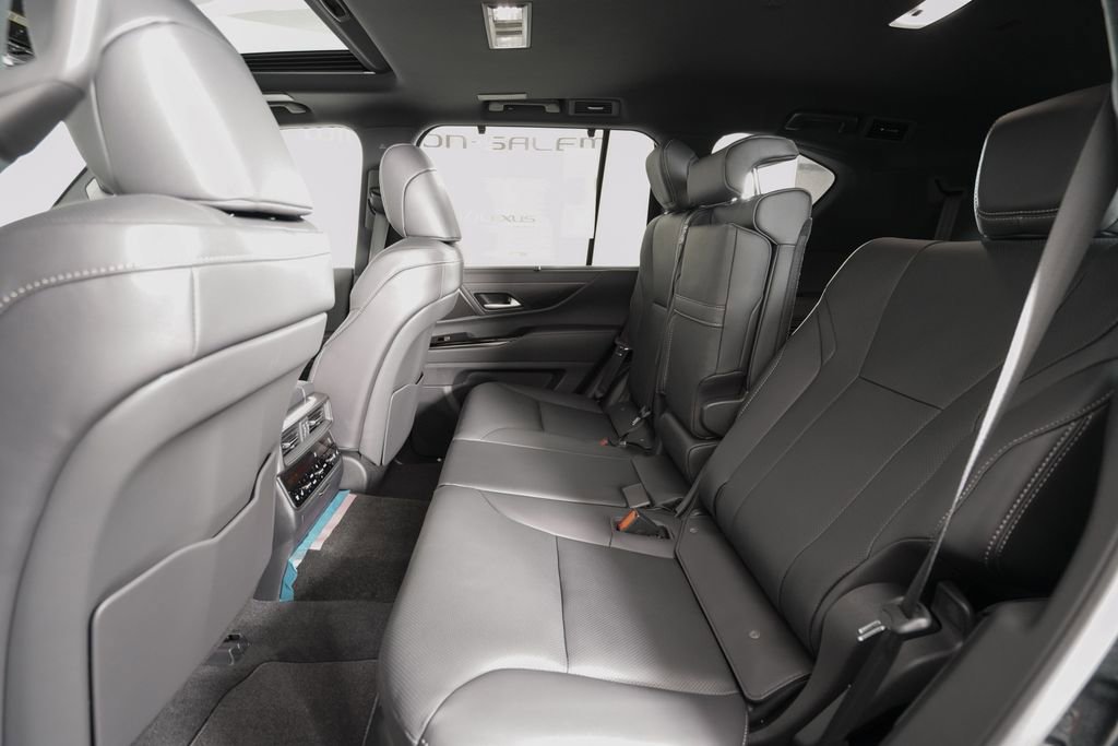 New 2026 Lexus LX 700h Luxury image 11