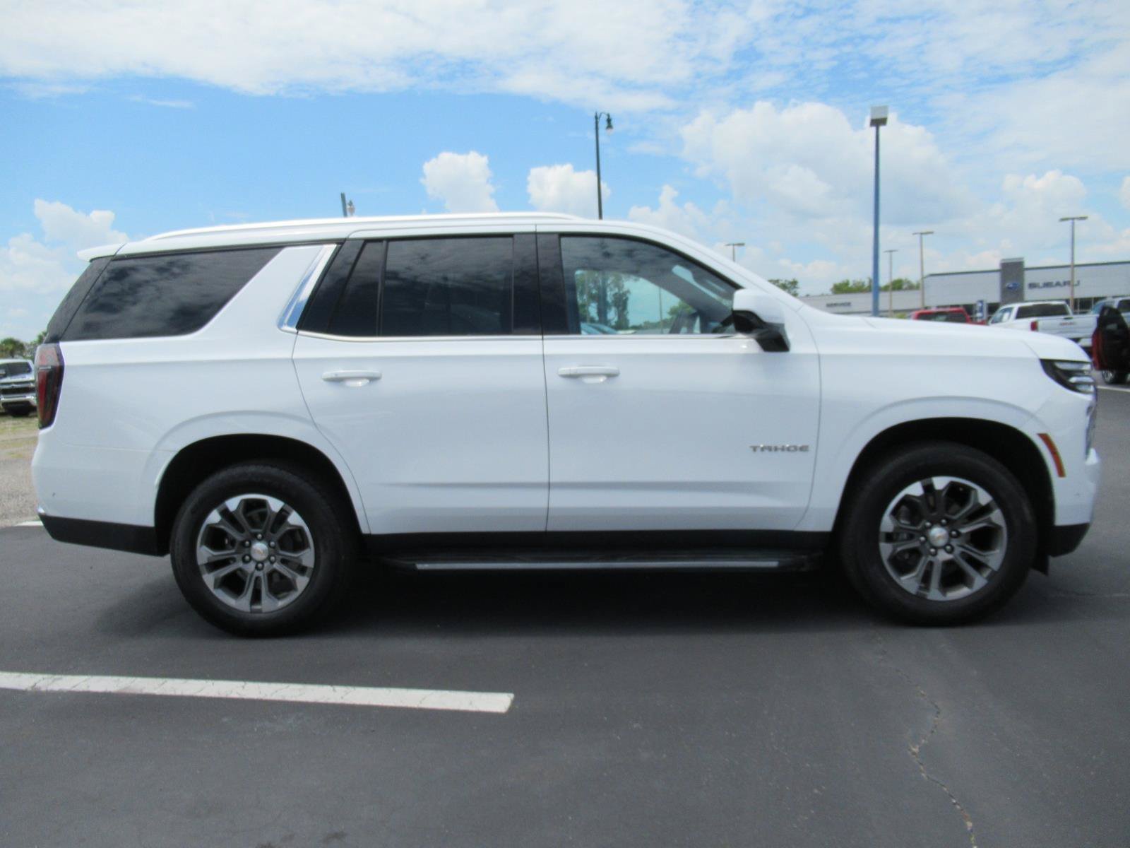 Certified 2025 Chevrolet Tahoe LS AWD/4WD image 4