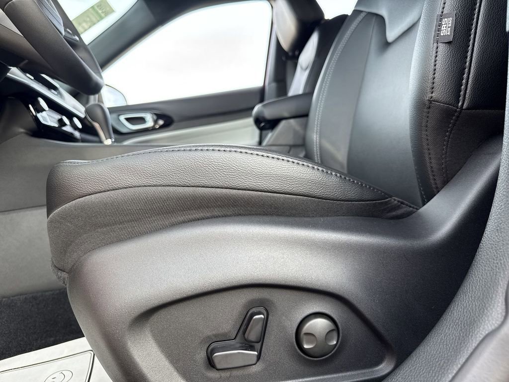 New 2026 Jeep Compass Limited w/ Sun, Sound & Navigation Group image 11