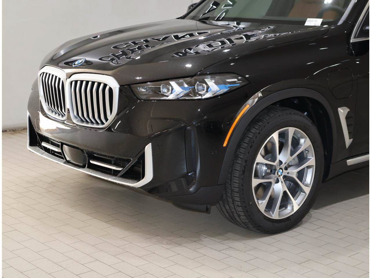 Used 2026 BMW X5 xDrive50e w/ Premium Package AWD/4WD image 2