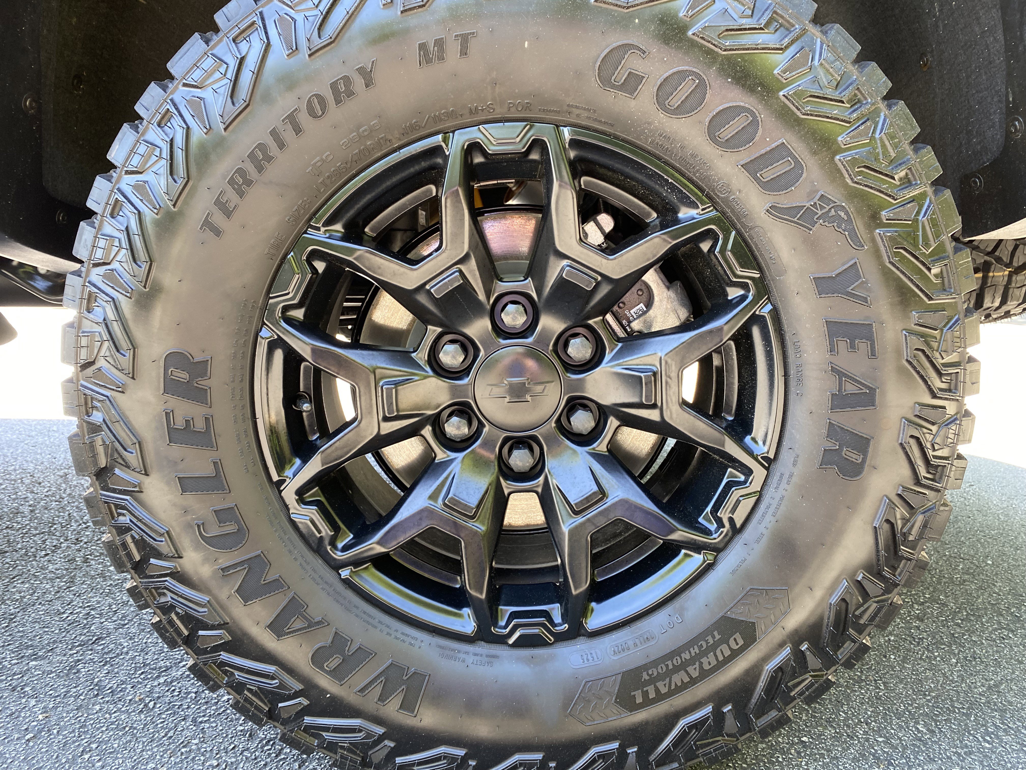 Used 2026 Chevrolet Colorado ZR2 w/ Technology Package AWD/4WD image 46