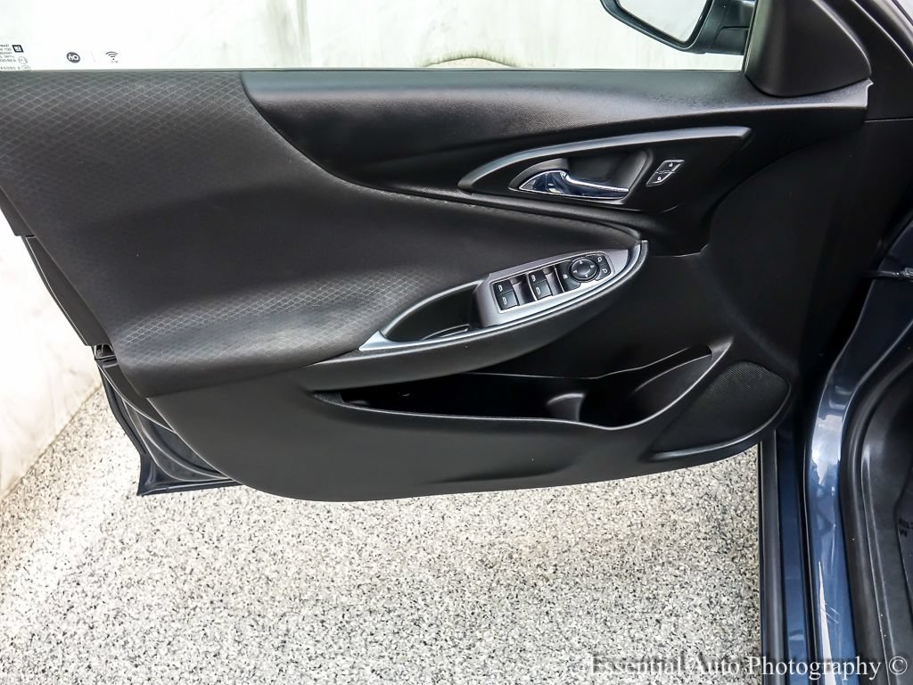 Used 2020 Chevrolet Malibu LT FWD image 19
