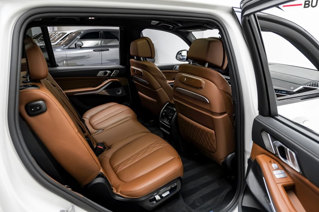 Used 2025 BMW ALPINA XB7 AWD/4WD image 42