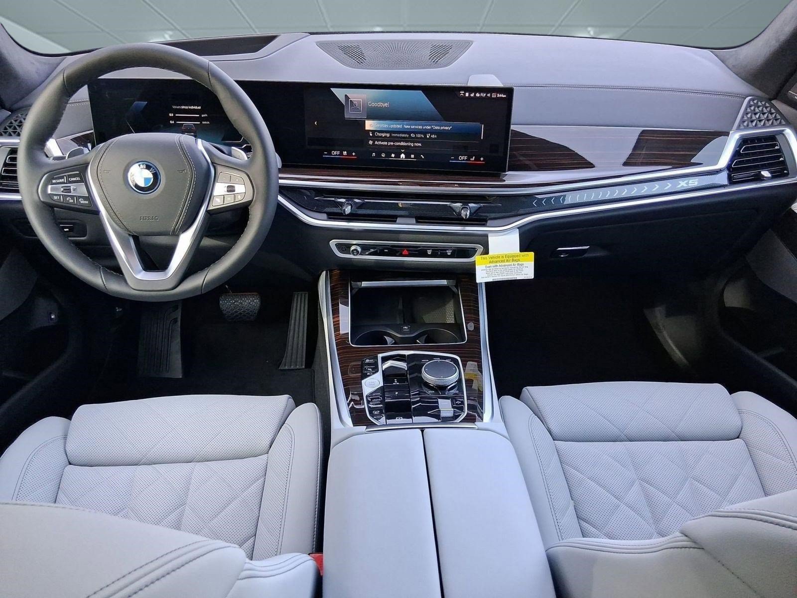 Used 2026 BMW X5 xDrive50e AWD/4WD image 16