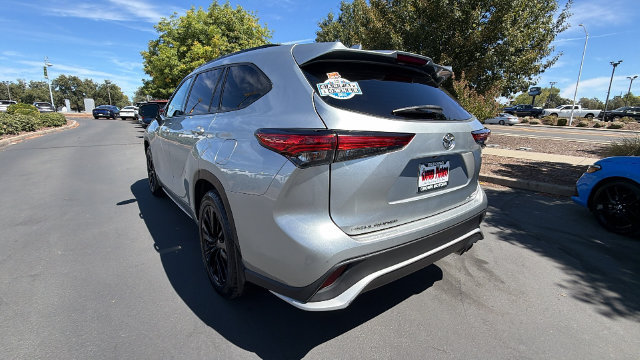 Used 2023 Toyota Highlander XSE AWD/4WD image 6