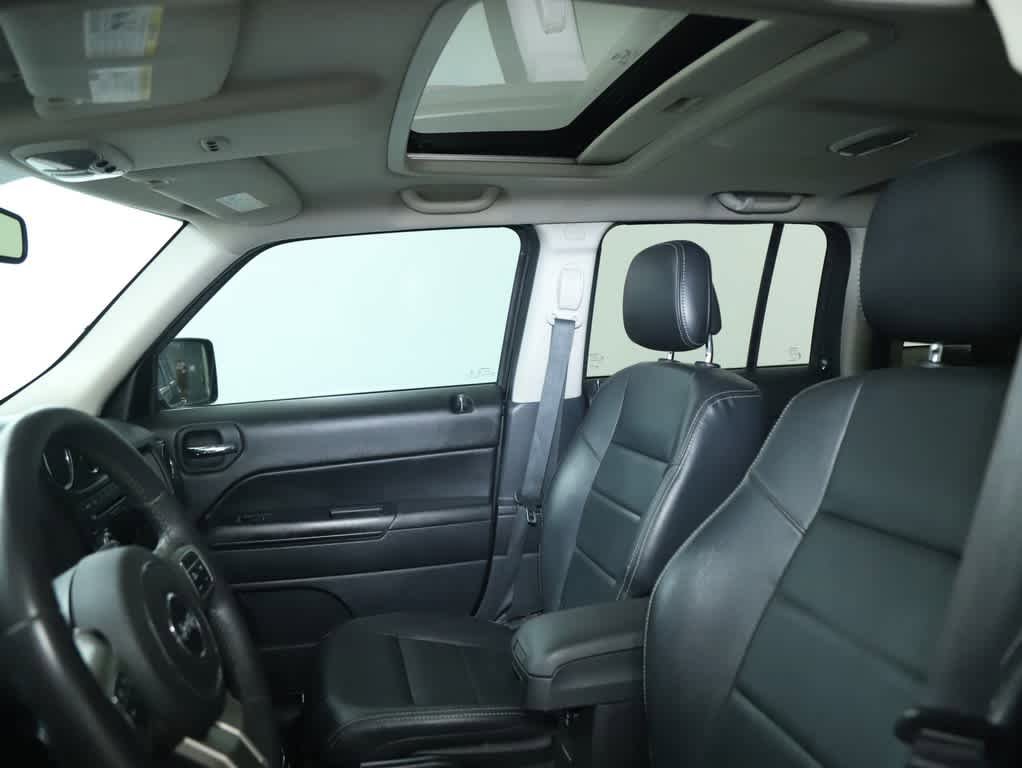 Used 2014 Jeep Patriot High Altitude FWD image 20