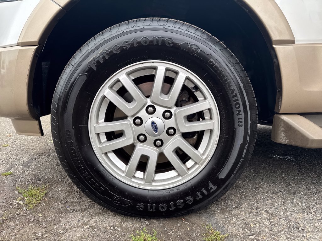 Used 2014 Ford Expedition EL XLT w/ Equipment Group 202A AWD/4WD image 27
