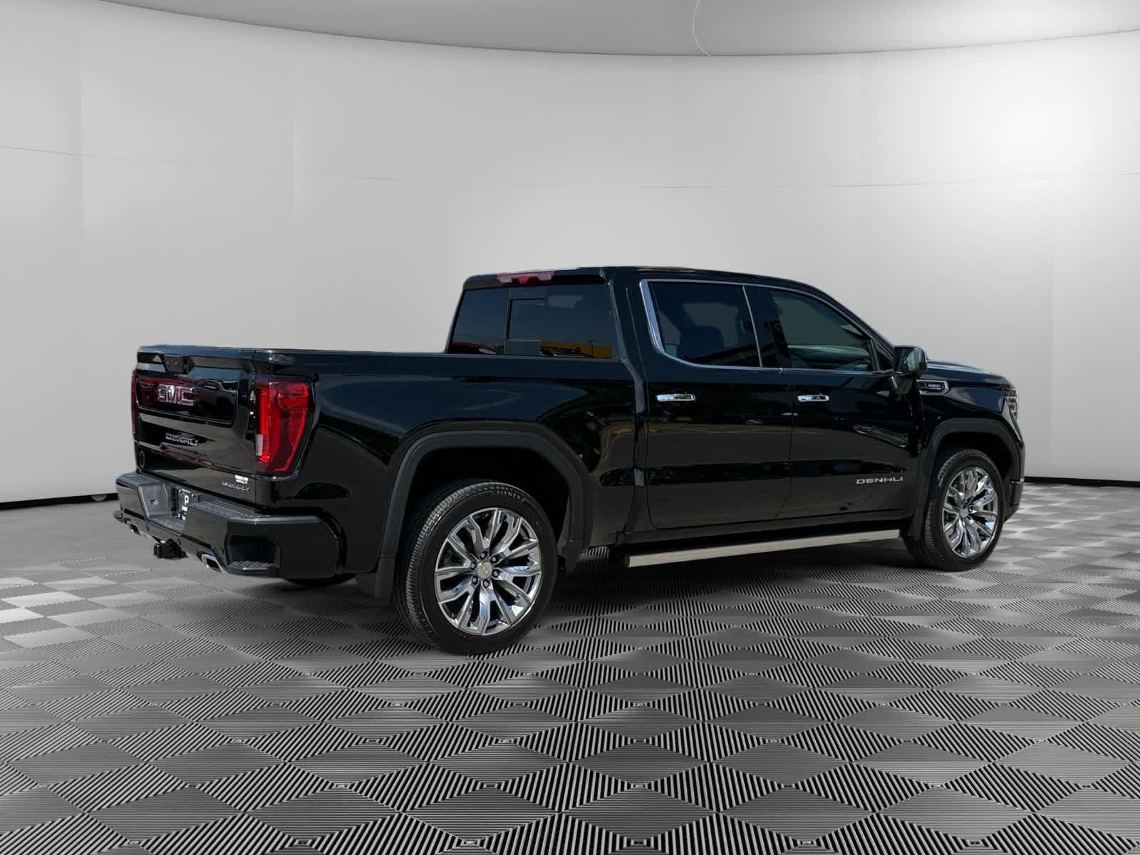 Used 2026 GMC Sierra 1500 Denali AWD/4WD image 5