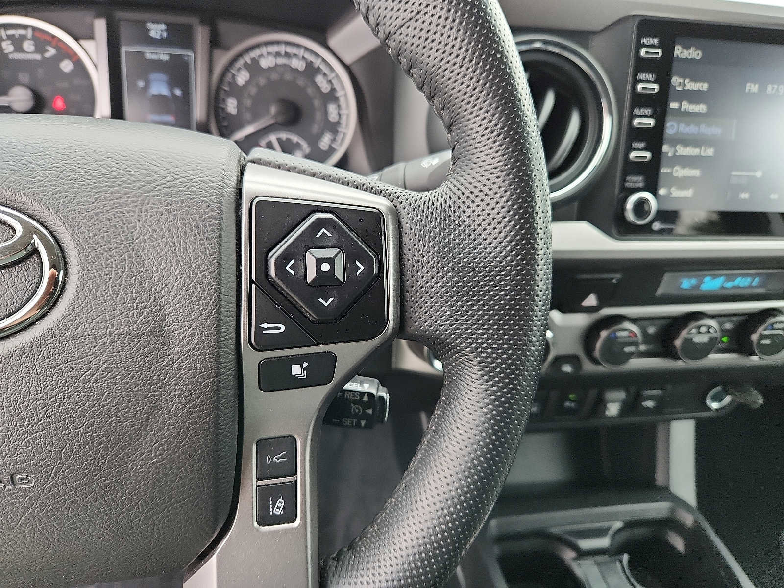 Used 2023 Toyota Tacoma SR5 image 21