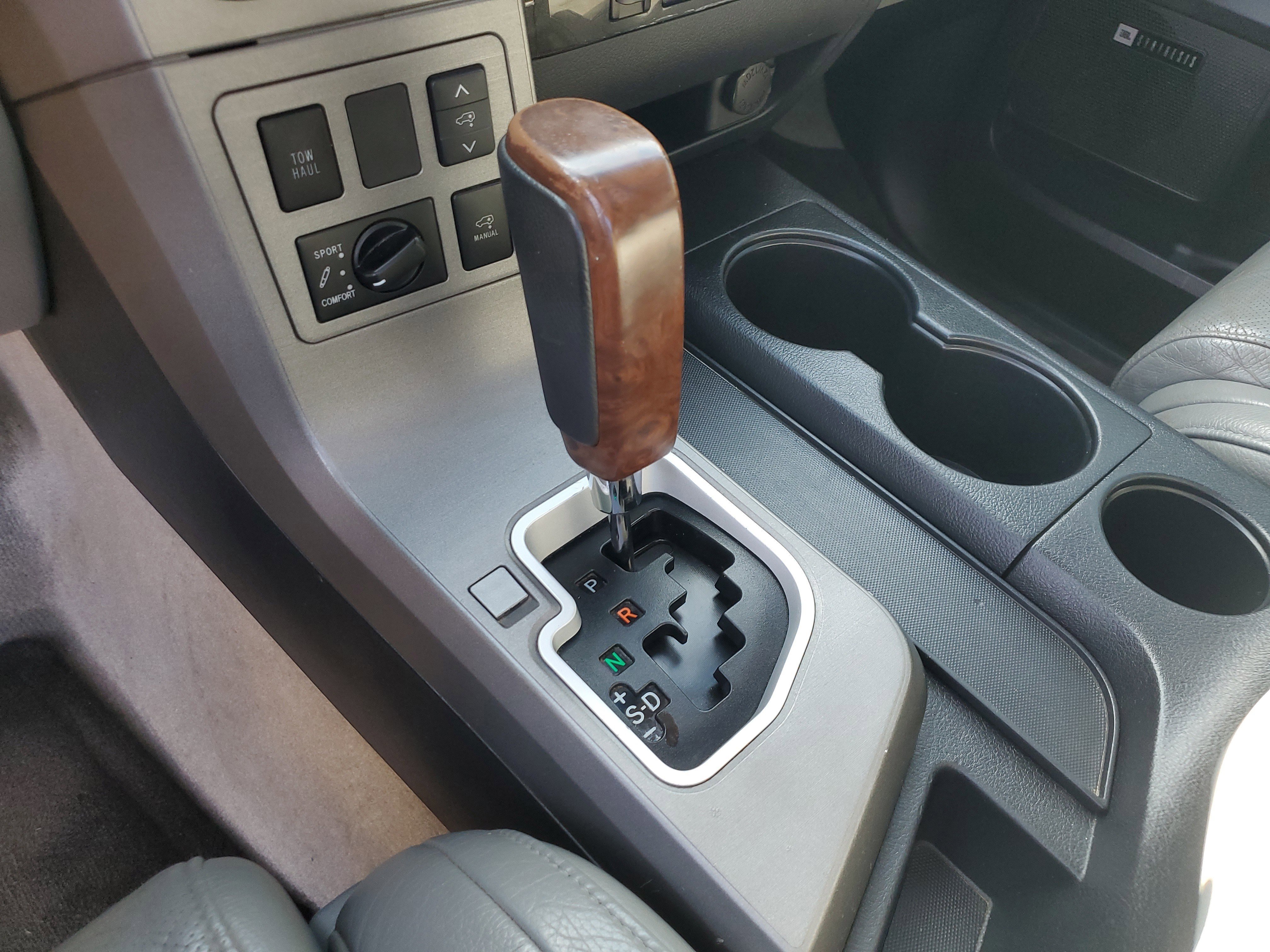 Used 2010 Toyota Sequoia Platinum image 22