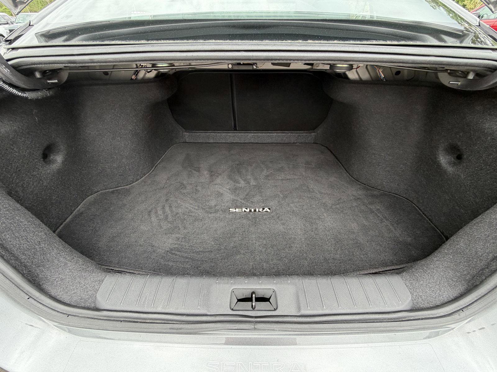 Used 2024 Nissan Sentra SV FWD image 18