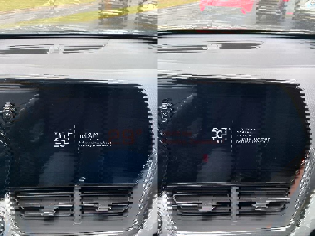 New 2026 Chevrolet Trax LT image 3