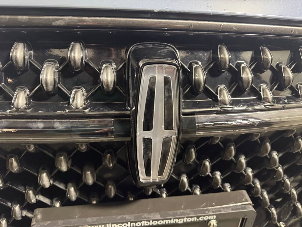 New 2025 Lincoln Nautilus Reserve w/ Jet Appearance Package AWD/4WD image 9