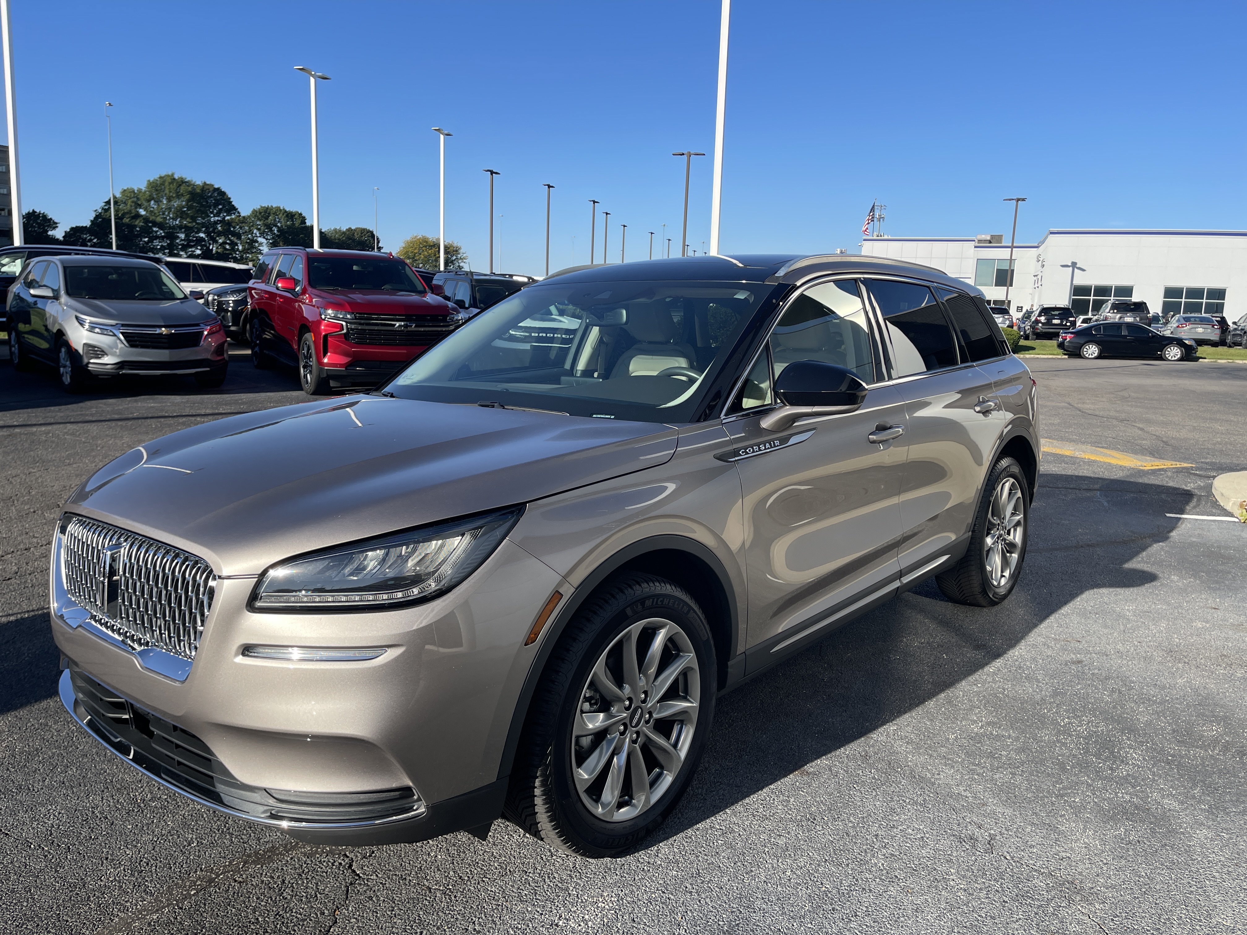 Used 2021 Lincoln Corsair AWD w/ Premium Package image 2