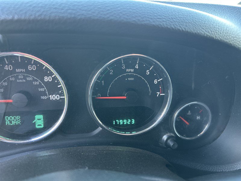 Used 2013 Jeep Wrangler Unlimited Sahara w/ Connectivity Group image 15