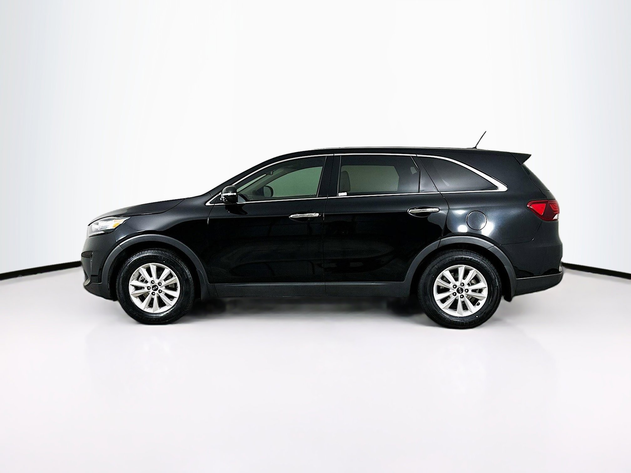Used 2019 Kia Sorento LX image 4