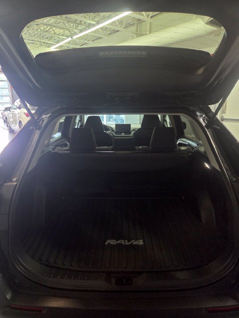 Used 2025 Toyota RAV4 LE AWD/4WD image 21