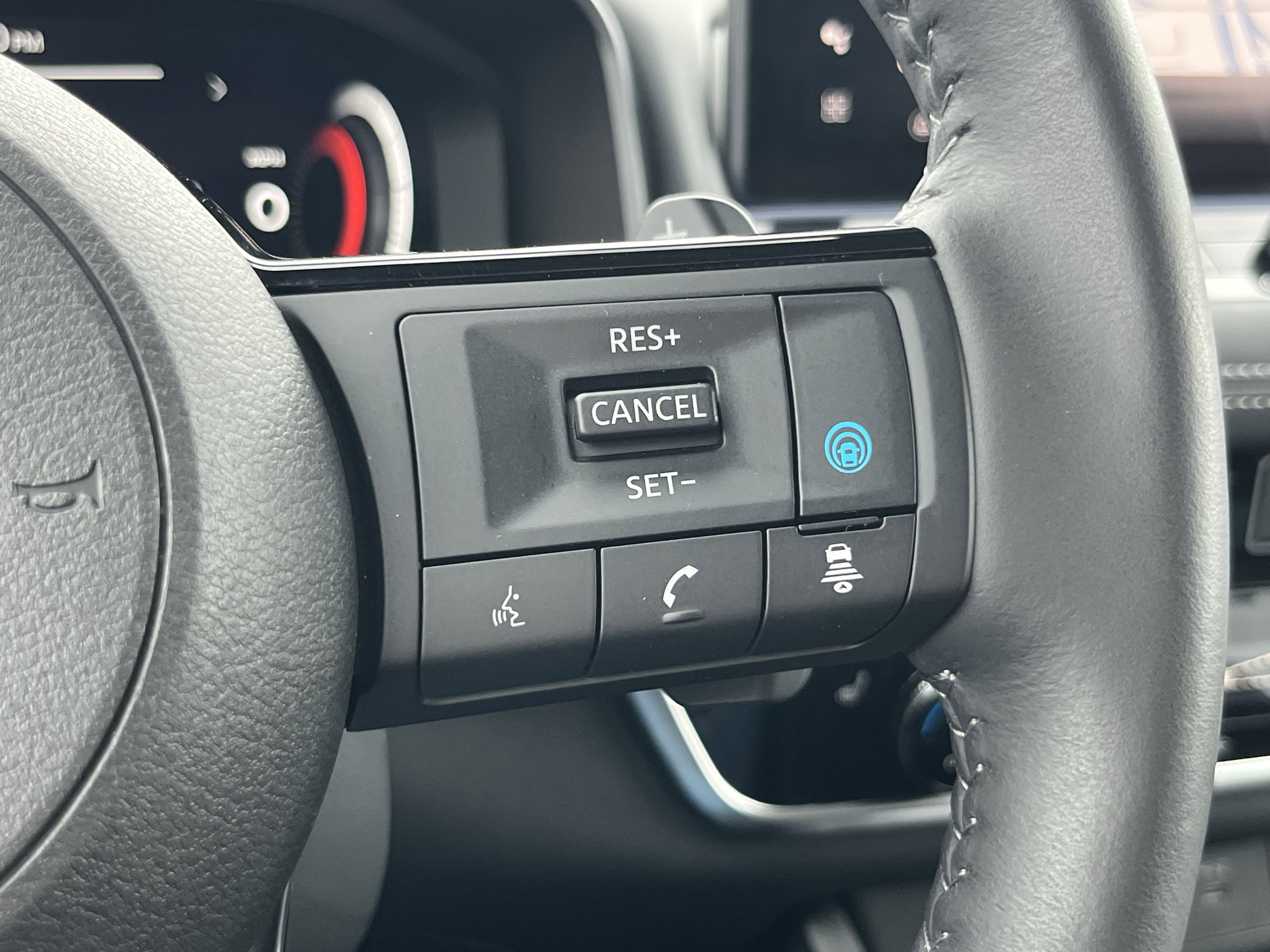 Used 2024 Nissan Rogue SL image 24