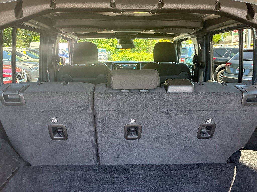 Used 2024 Jeep Wrangler Unlimited Rubicon 4xe AWD/4WD image 14