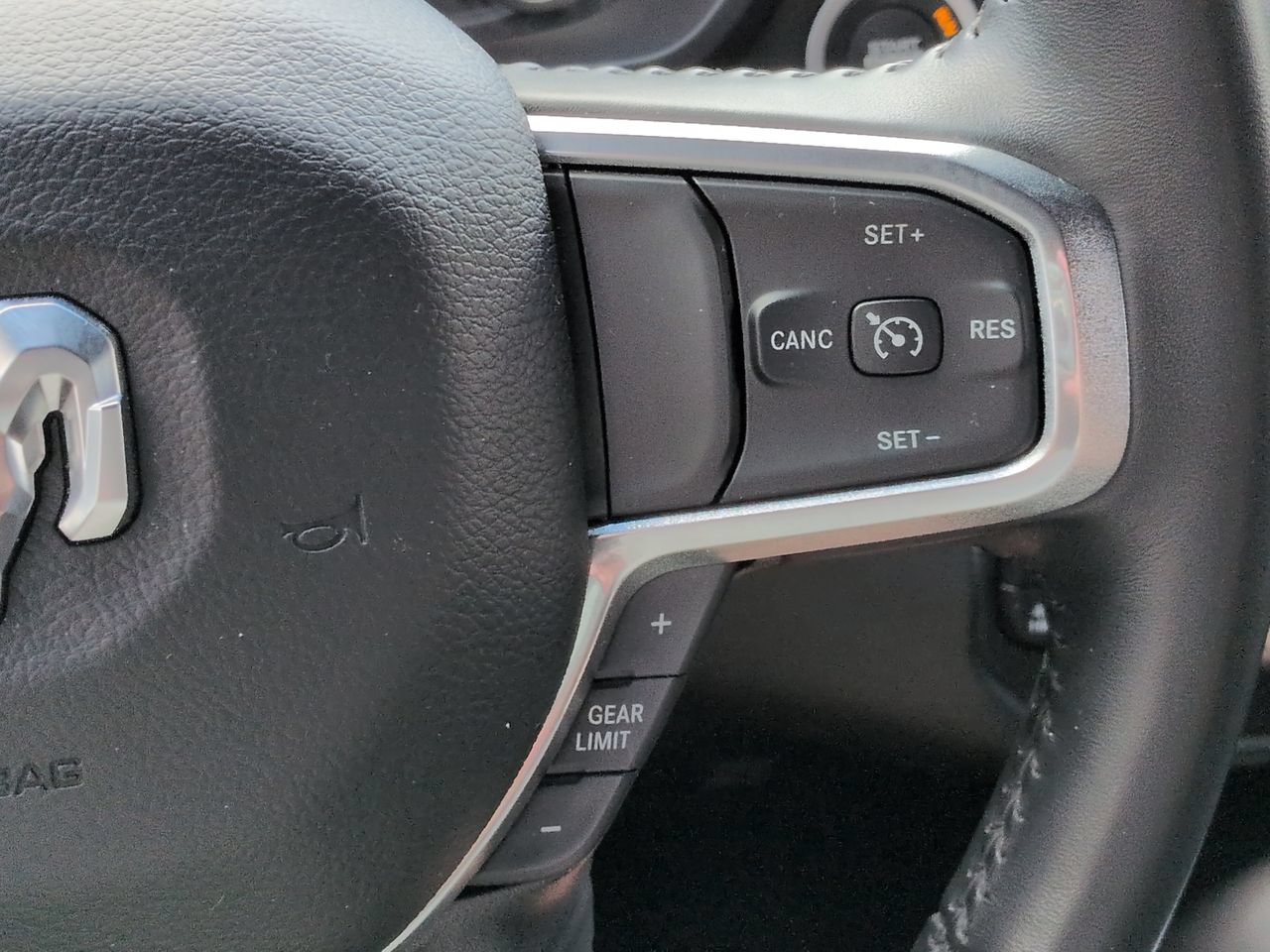 Used 2023 RAM 1500 Laramie AWD/4WD image 27