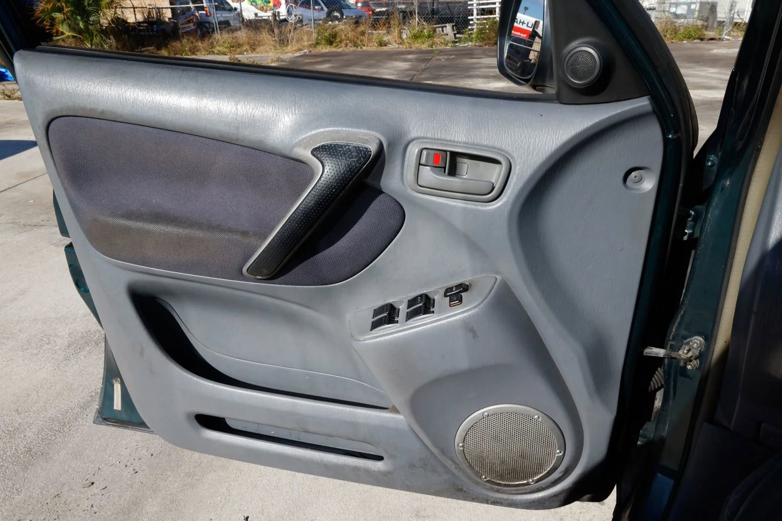 Used 2002 Toyota RAV4 2WD image 35