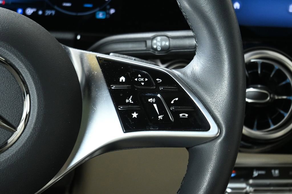 Certified 2025 Mercedes-Benz GLA 250 4MATIC image 17