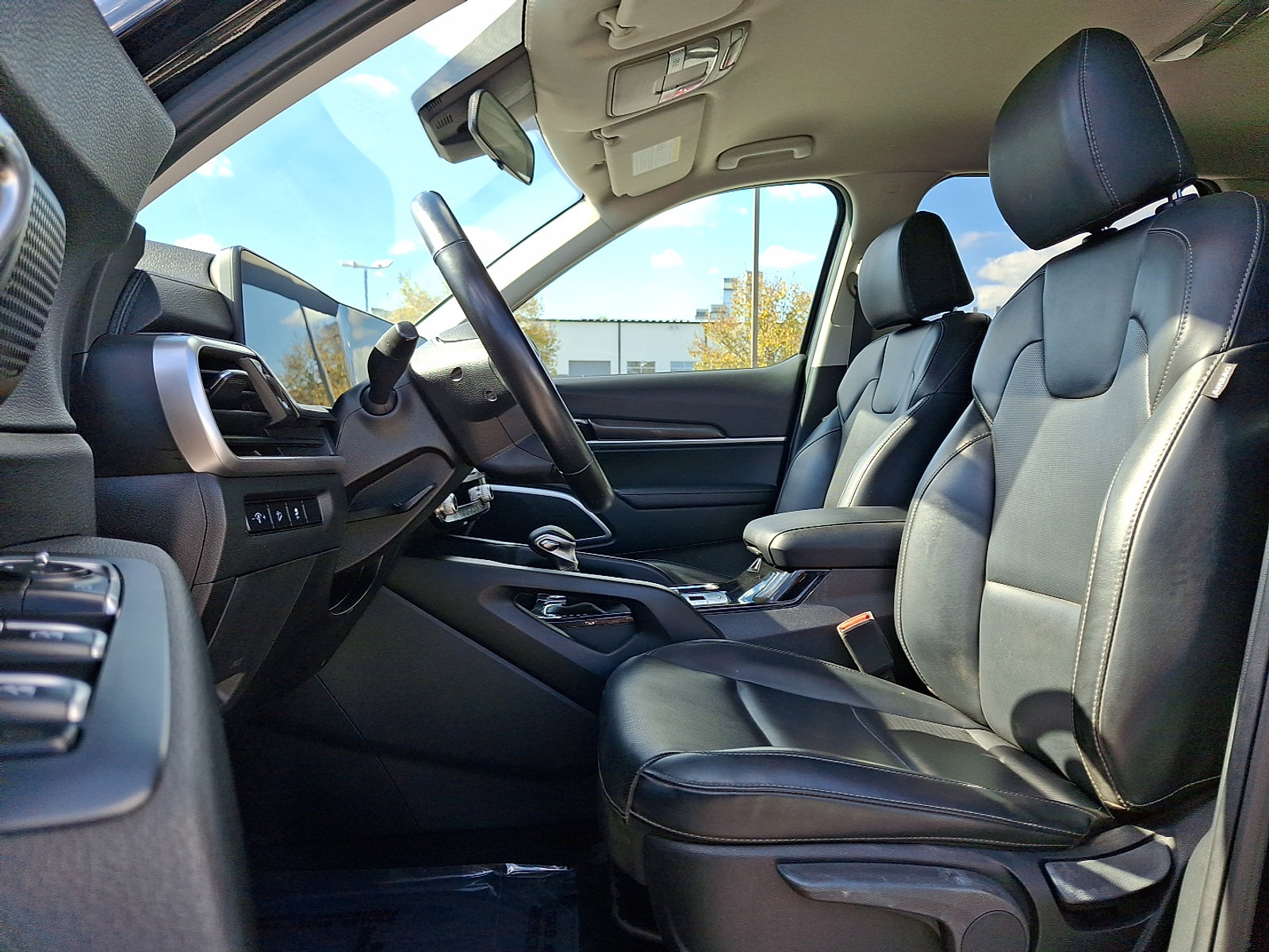 Used 2023 Kia Telluride LX image 14