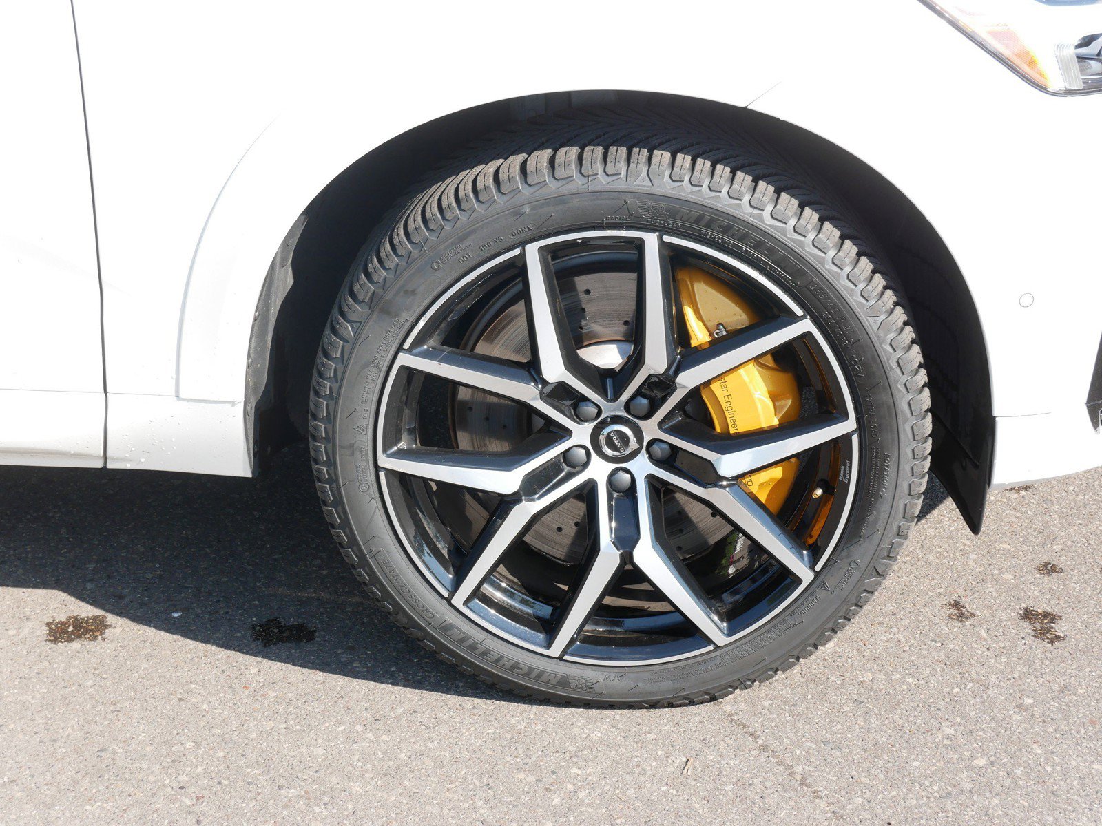 Certified 2024 Volvo XC60 T8 Polestar AWD/4WD image 9