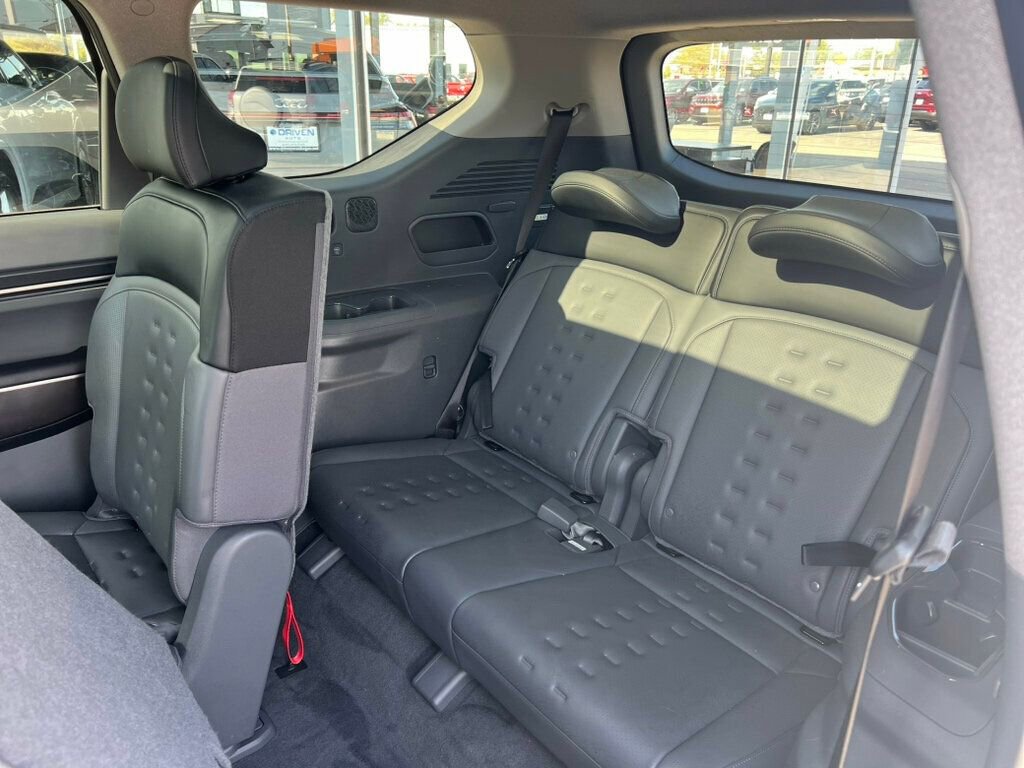 Used 2024 Kia EV9 Wind AWD/4WD image 15