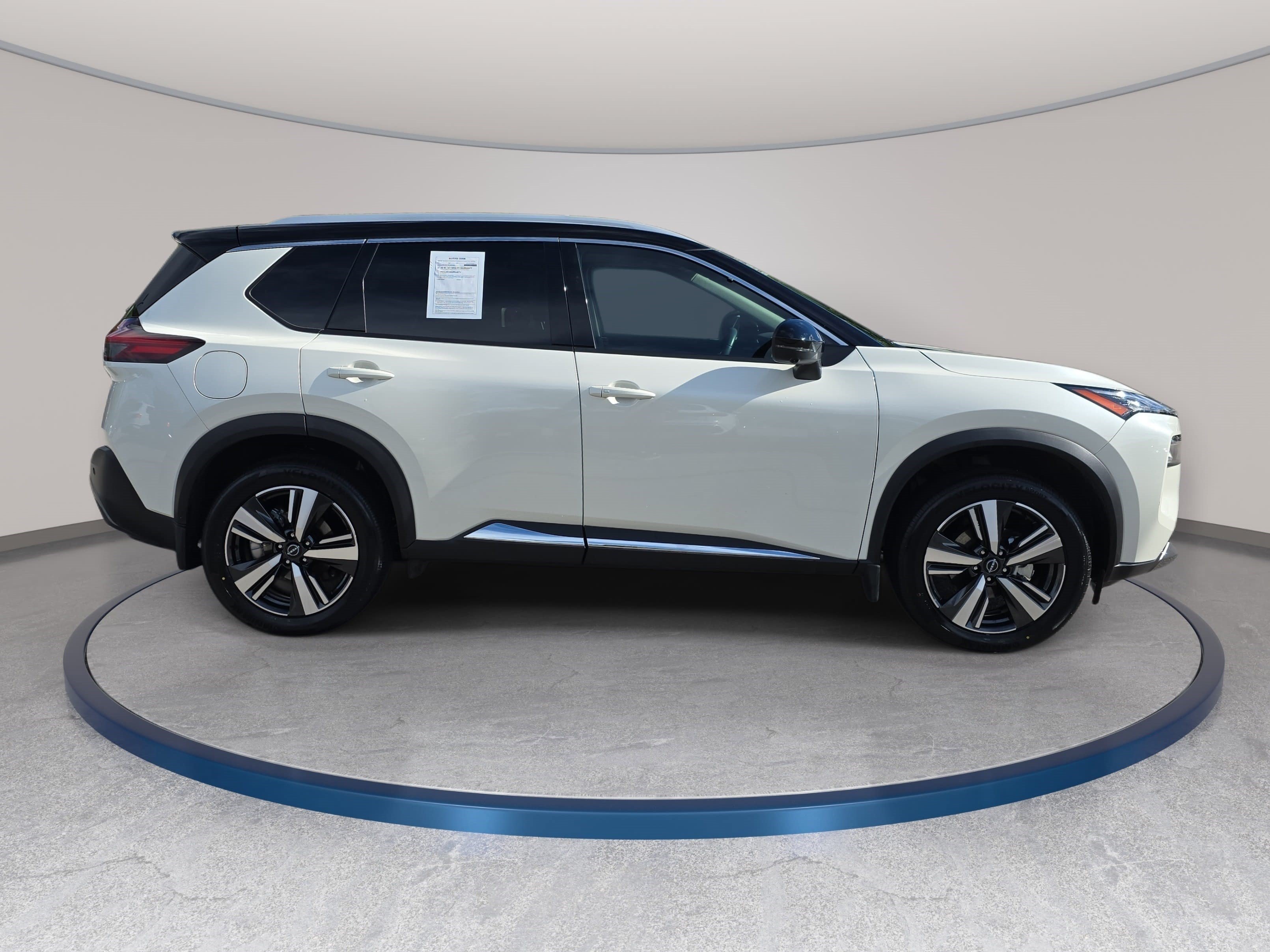 Used 2023 Nissan Rogue SL FWD image 4